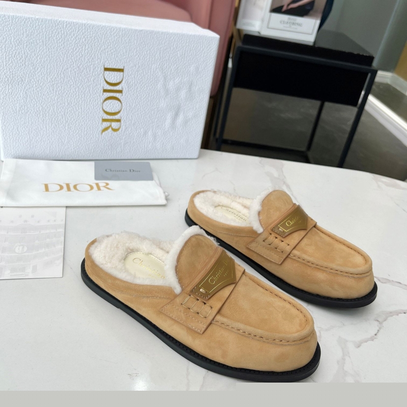 ch**an D*or slippers